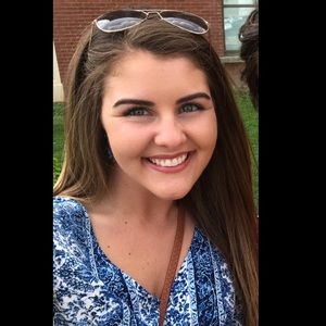 Meet your Posher, Alyssa